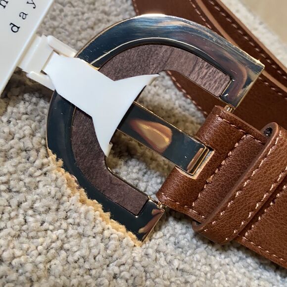 Women’s Brown Belt with Gold Buckle Wood Inlay Size XXL NWT - Picture 7 of 7